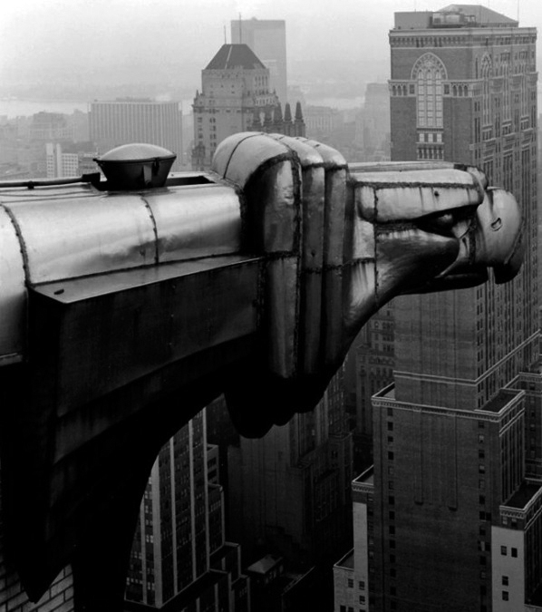 About buildings and fools. Pasajes de Manhattan Tratado de arquitectura y fraude (2020) Francisco Jorquera